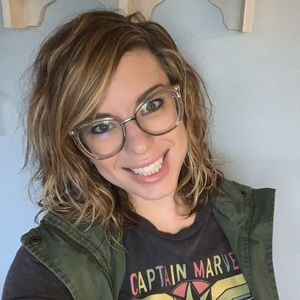 Meet your Posher, Loryn